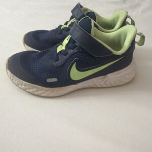 Nike Revolution toddler size 10.5C gently used shoes easy straps Gently Used Fit